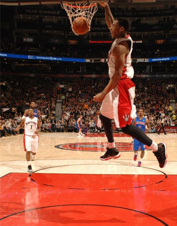 拉塞尔继续 拉塞尔继续