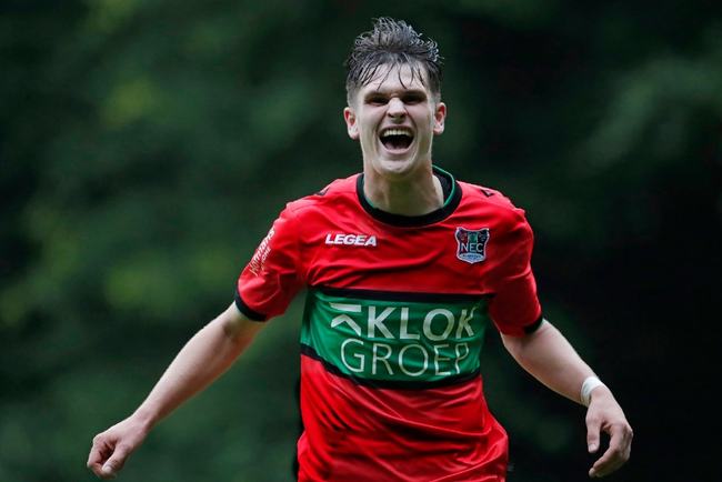 这场揭幕战 这场揭幕战