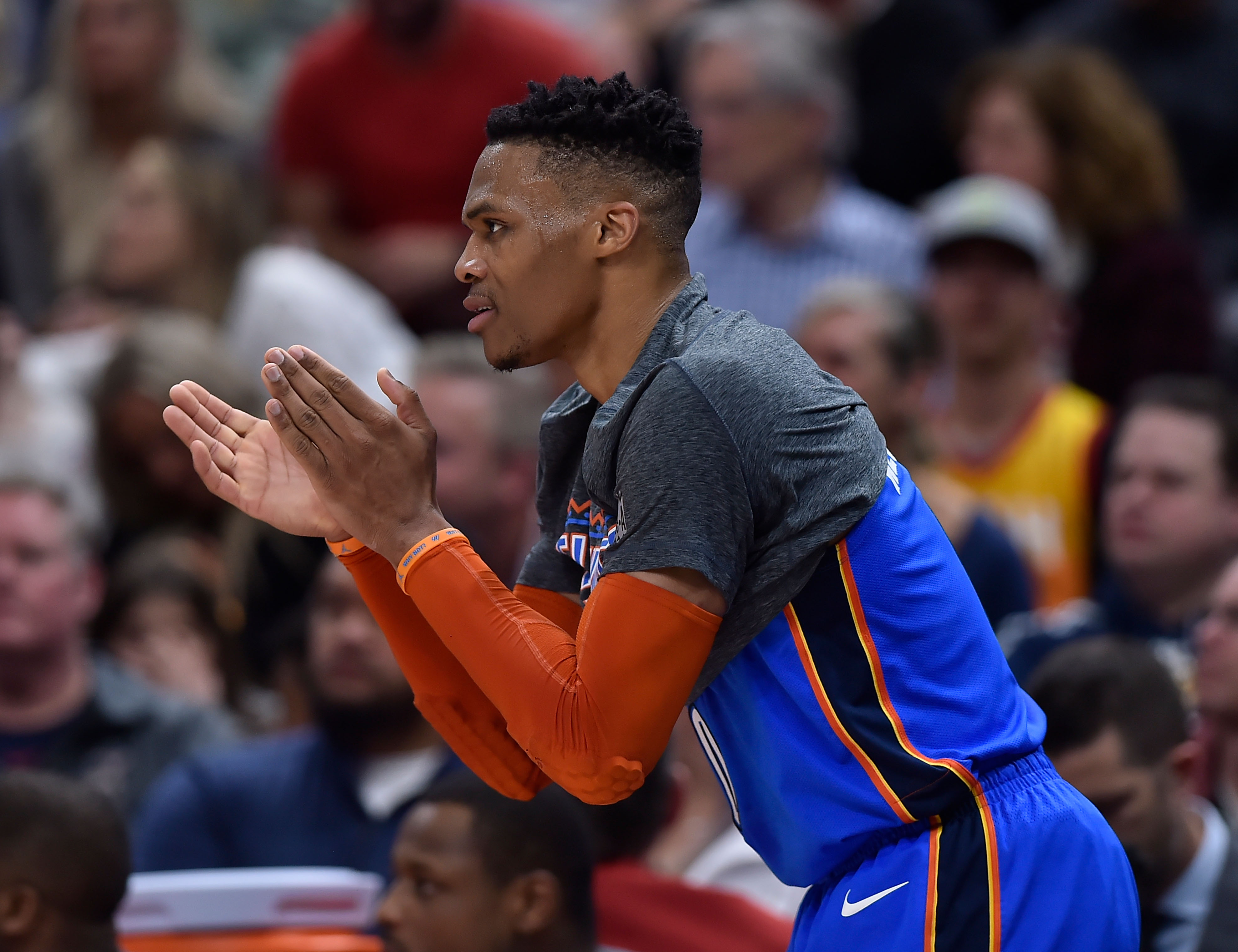 离复出更近 离复出更近